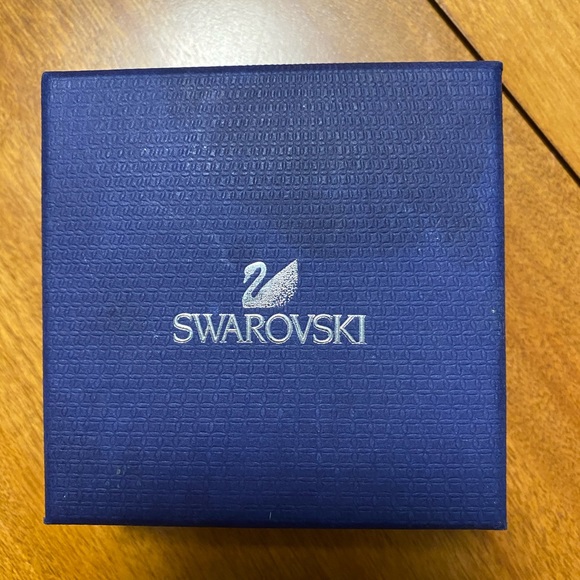 Swarovski earrings and necklace set - Picture 2 of 2